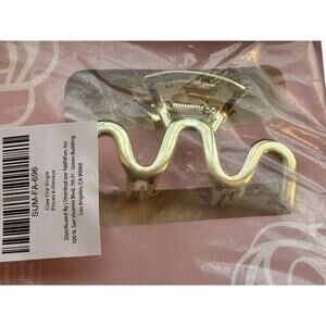 Summer and Rose Gold Wavy Claw Clip Hair Accessory Elegant Minimalist Glam Style